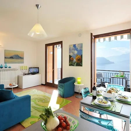 Apartamento Fiumelatte Sleeps 3 Varenna